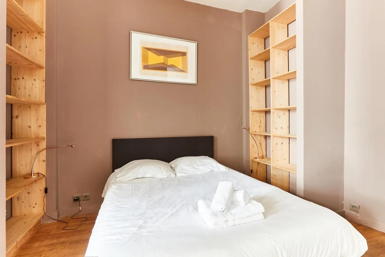 Апартаменты Bnbnook - Modern For 4 - Walk To Pompidou & Louvre *